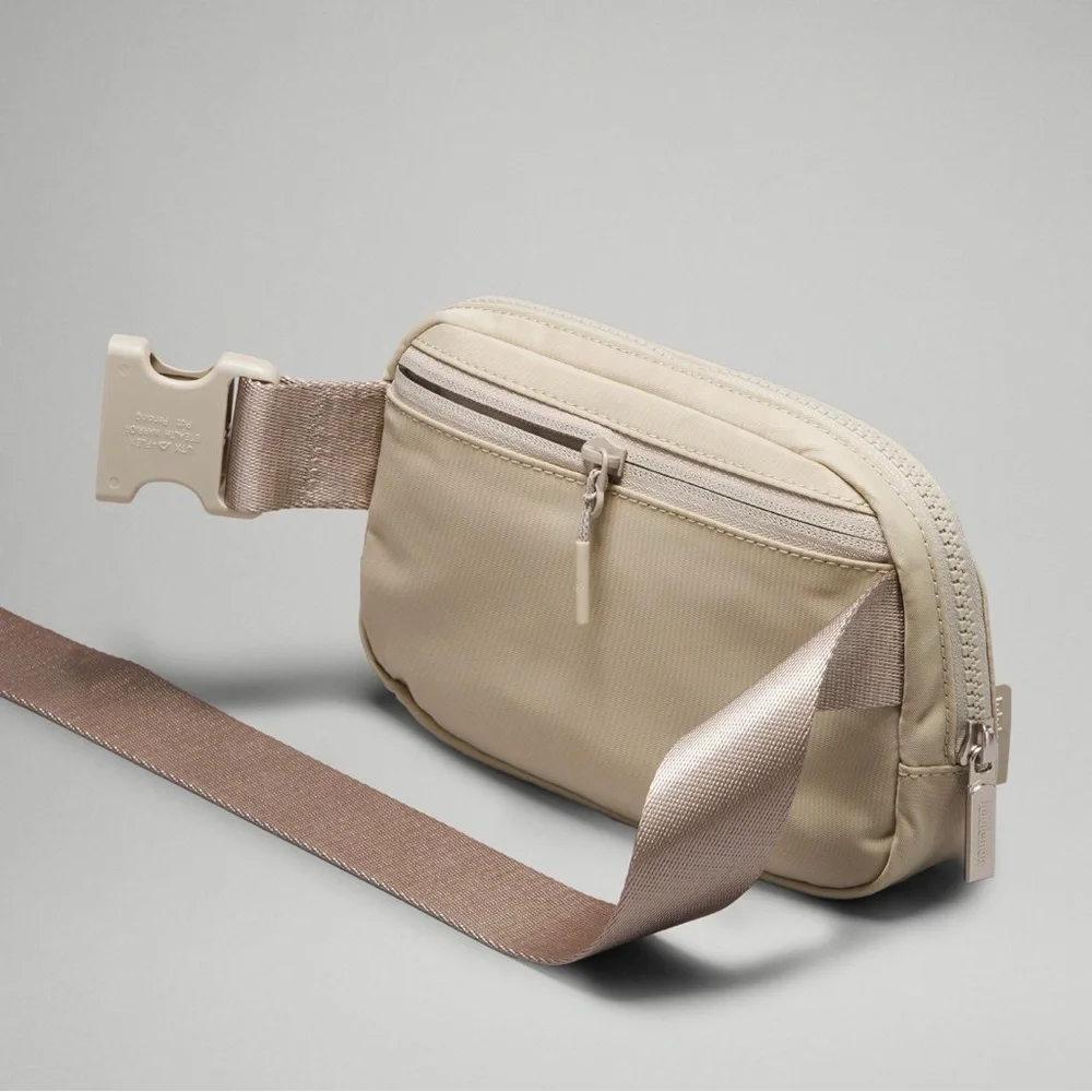 NEW LULULEMON EVERYWHERE BELT BAG RAW LINEN - Picture 7 of 8